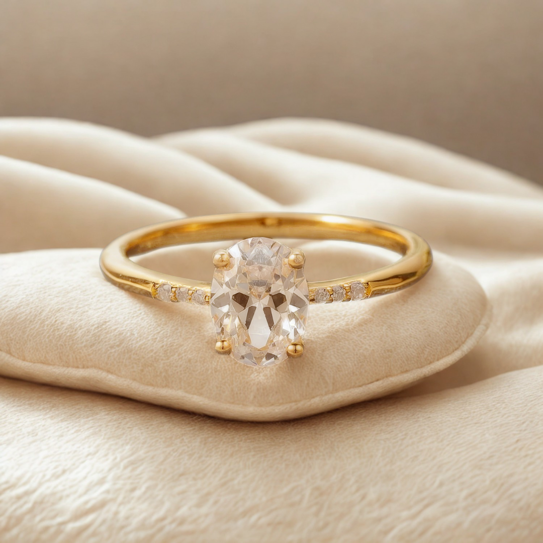 14K Gold Oval Diamond Ring – Timeless Elegance