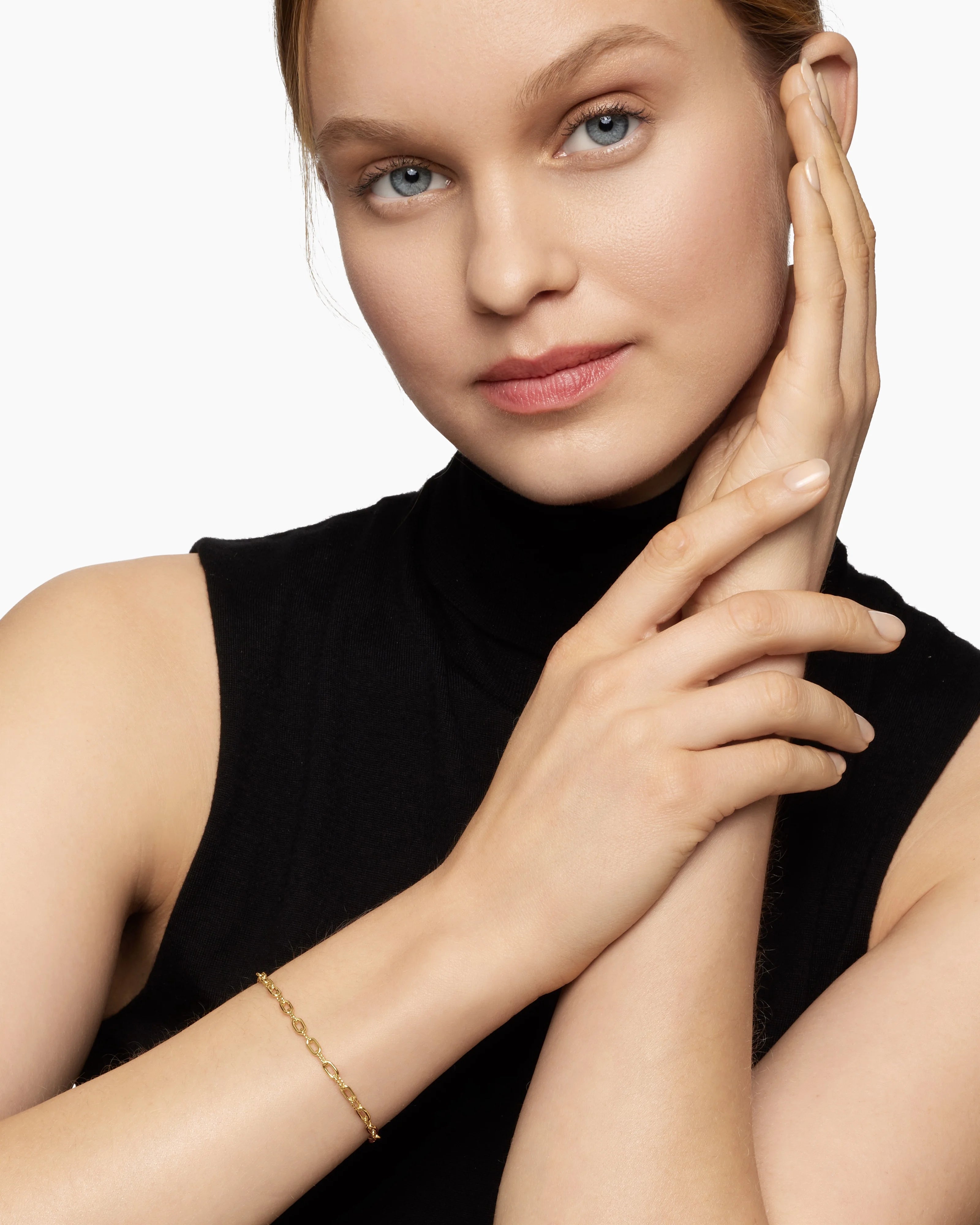 18K gold tennis bracelet
luxury diamond tennis bracelet
classic gold diamond bracelet
elegant women’s gold bracelet
round cut diamond bracelet
radiant gold bracelet for women
golden radiance tennis bracelet
fine jewelry diamond bracelet
everyday luxury gold bracelet
Classic Elegance Collection bracelet
women’s tennis bracelet gift idea
diamond bracelet for special occasions
handcrafted 18K diamond bracelet
minimal elegant diamond bracelet
sparkling gold tennis bracelet