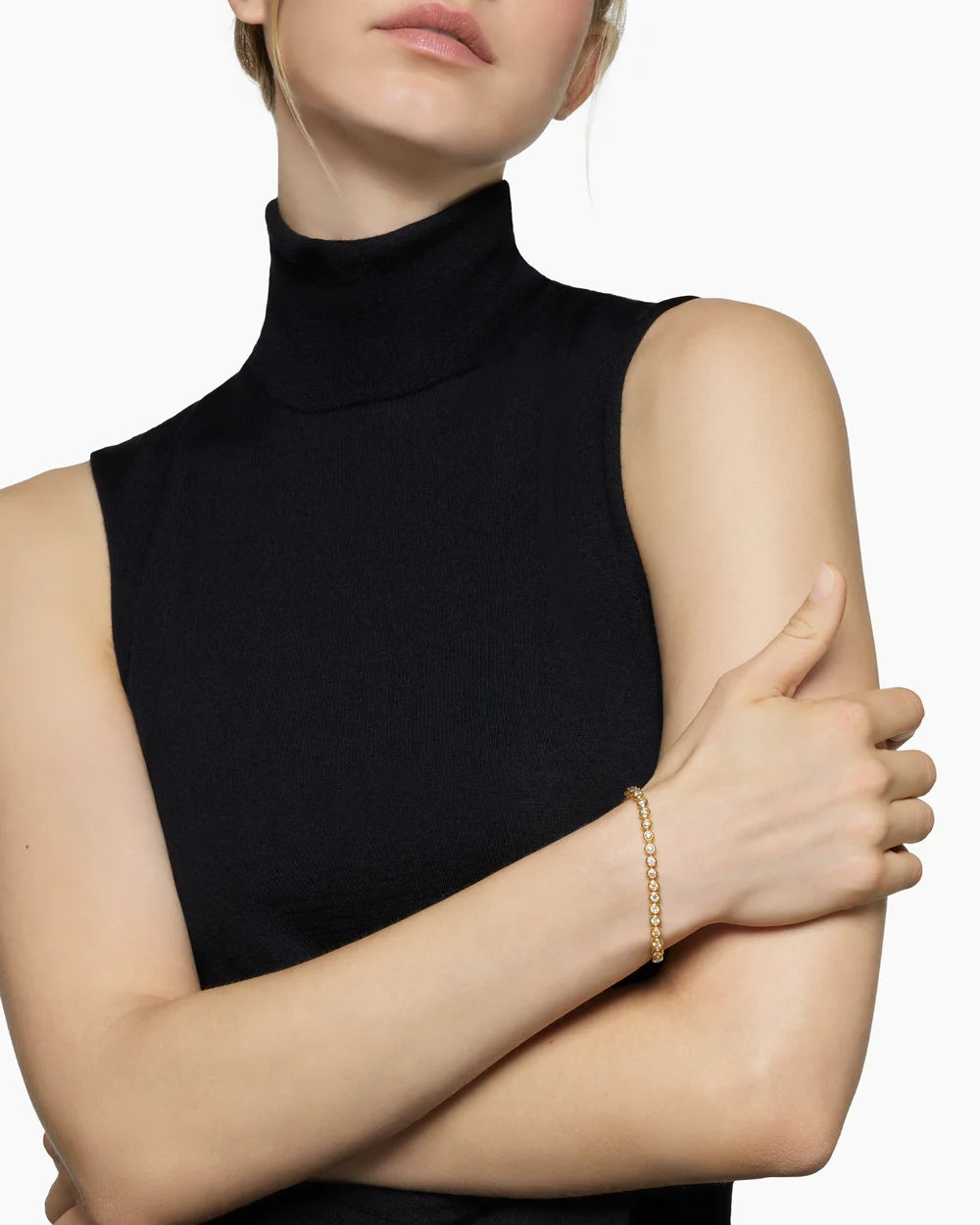 18K gold tennis bracelet
luxury diamond tennis bracelet
classic gold diamond bracelet
elegant women’s gold bracelet
round cut diamond bracelet
radiant gold bracelet for women
golden radiance tennis bracelet
fine jewelry diamond bracelet
everyday luxury gold bracelet
Classic Elegance Collection bracelet
women’s tennis bracelet gift idea
diamond bracelet for special occasions
handcrafted 18K diamond bracelet
minimal elegant diamond bracelet
sparkling gold tennis bracelet