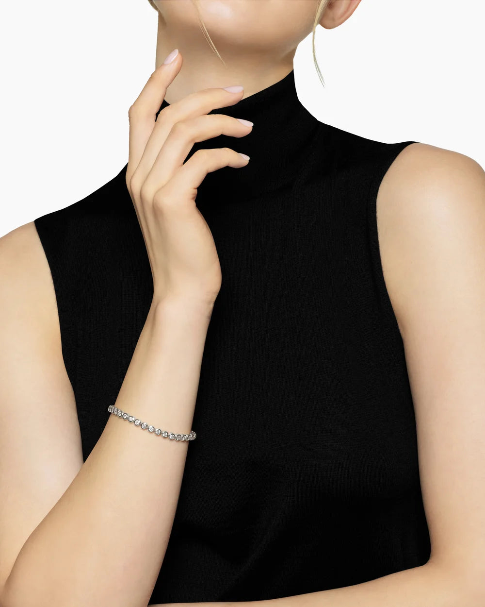 18K gold tennis bracelet
luxury diamond tennis bracelet
classic gold diamond bracelet
elegant women’s gold bracelet
round cut diamond bracelet
radiant gold bracelet for women
golden radiance tennis bracelet
fine jewelry diamond bracelet
everyday luxury gold bracelet
Classic Elegance Collection bracelet
women’s tennis bracelet gift idea
diamond bracelet for special occasions
handcrafted 18K diamond bracelet
minimal elegant diamond bracelet
sparkling gold tennis bracelet