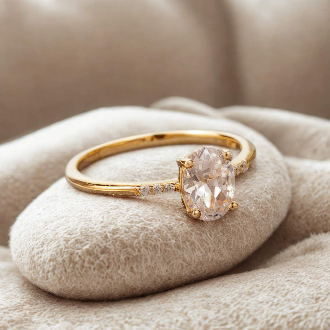 14K Gold Oval Diamond Ring – Timeless Elegance