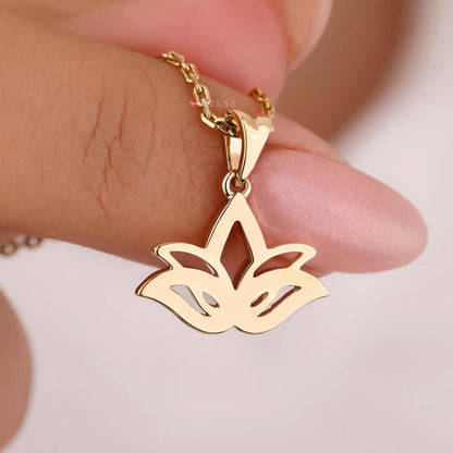 back view of the lotus lab-grown diamond pendant.