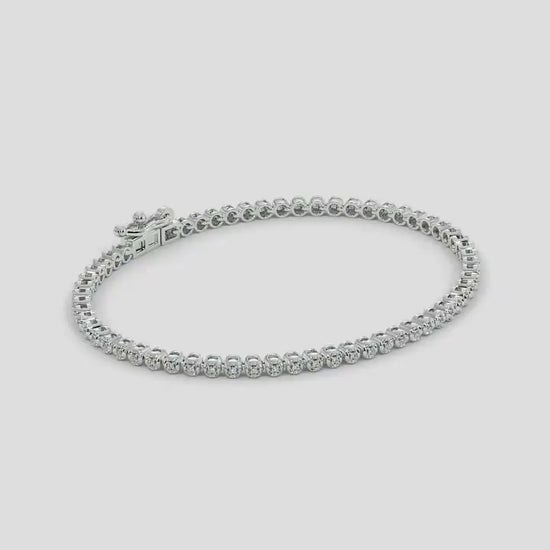 Elegant Diamond Tennis Bracelet in White Gold