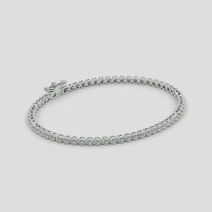Elegant Diamond Tennis Bracelet in White Gold