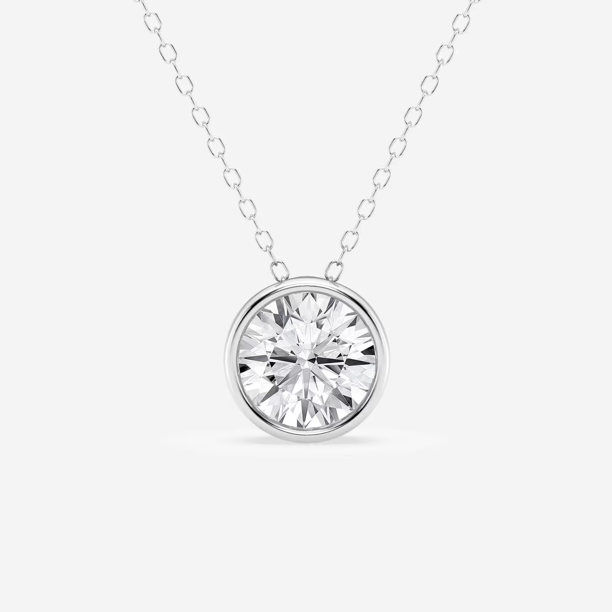 Diamond pendant in gold
Gold diamond pendant
Diamond pendant in silver
Silver diamond pendant
Diamond pendant in rose gold
Rose gold diamond pendant